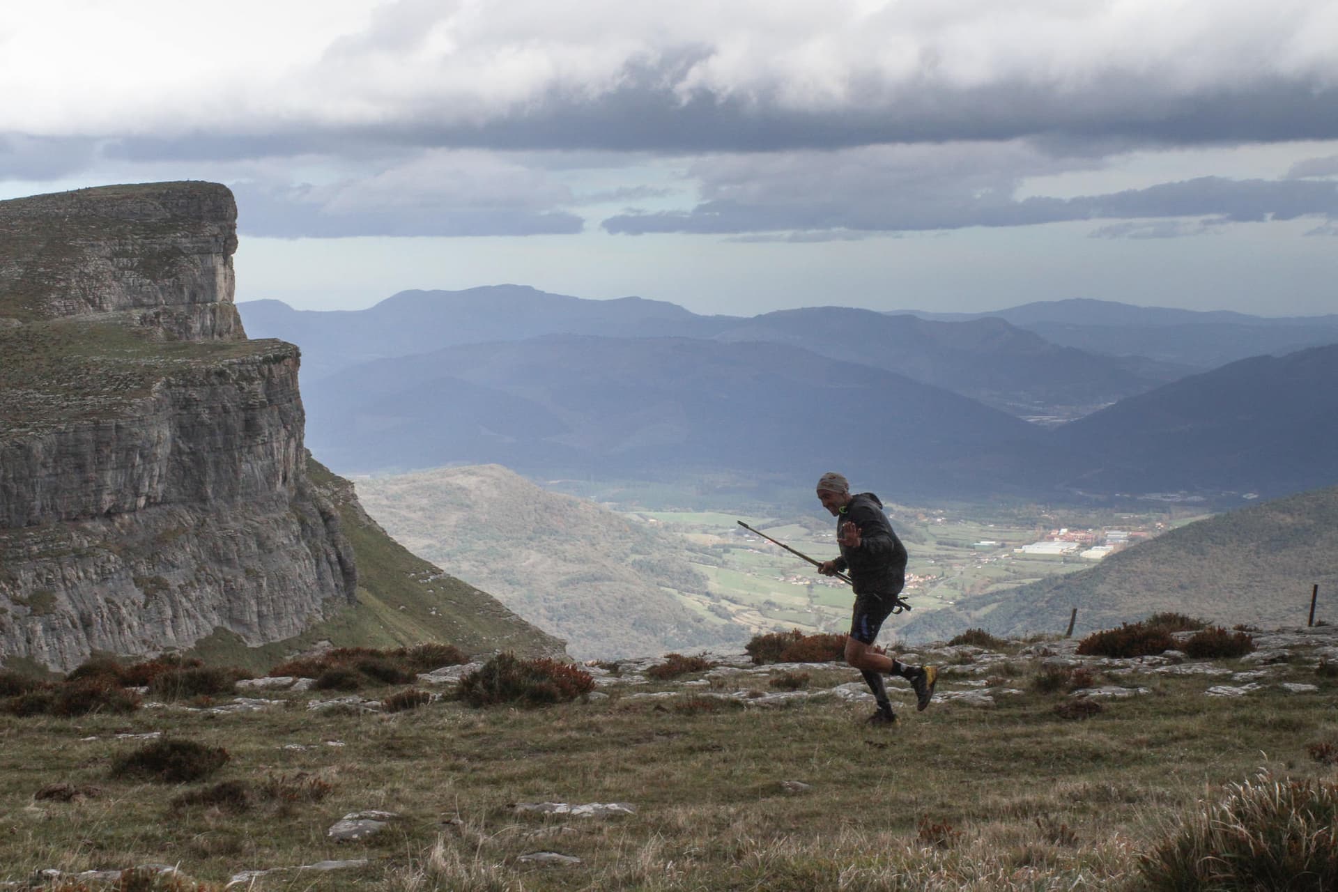 Runners crossing the river